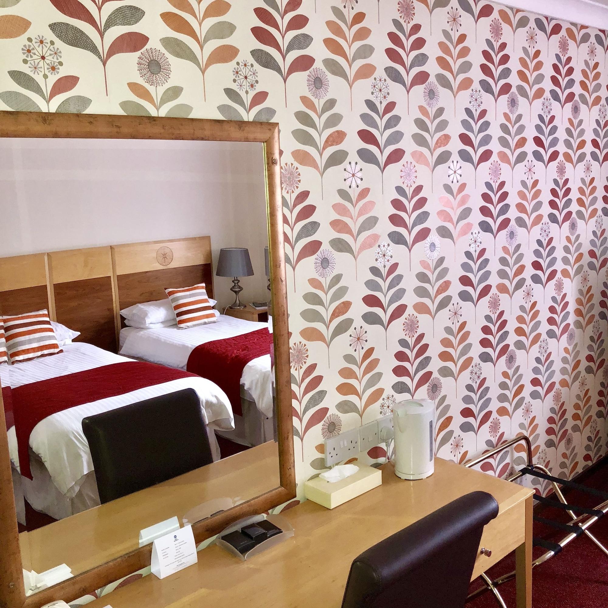 Best Western Compass Inn Tormarton Экстерьер фото