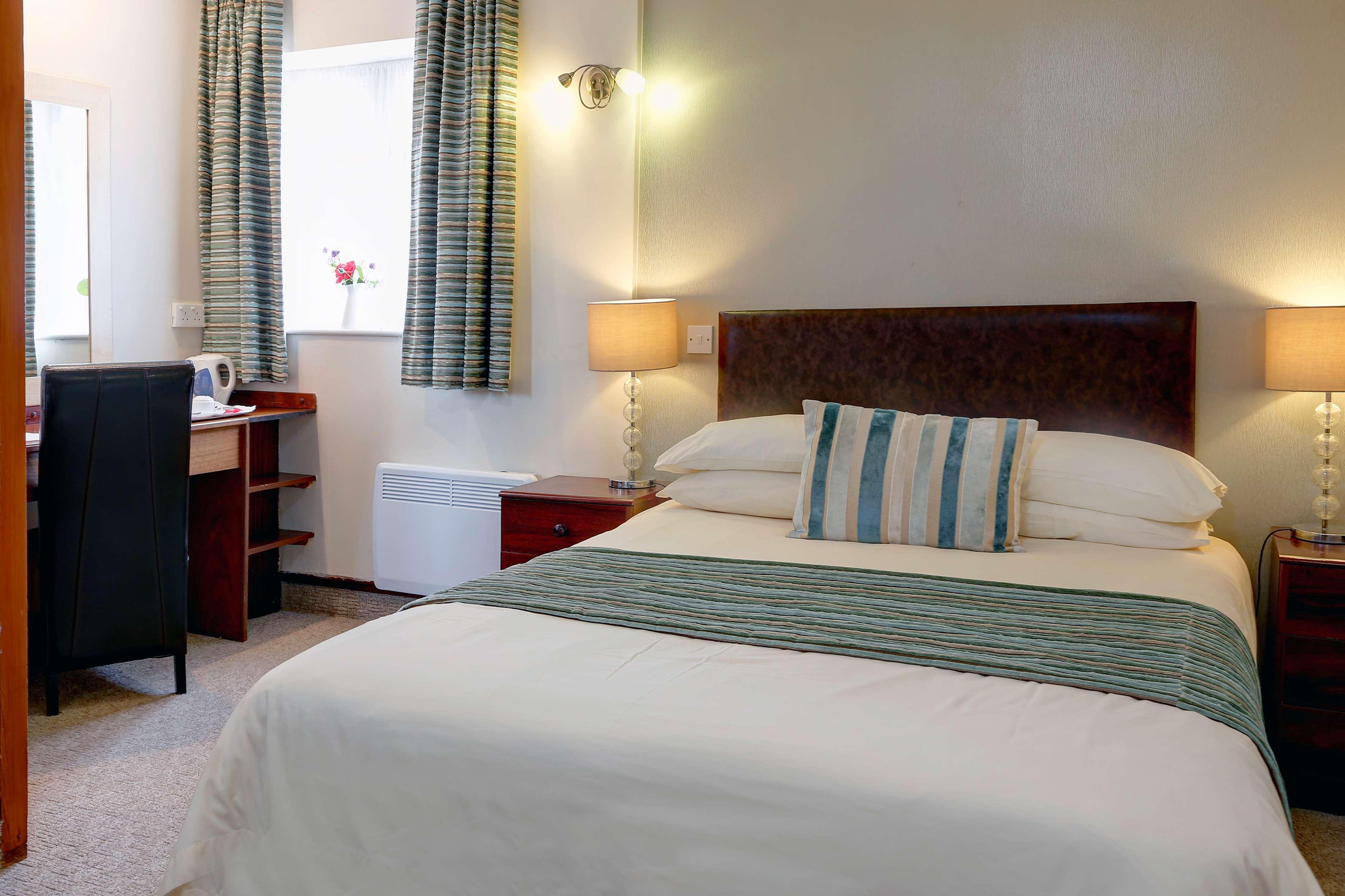 Best Western Compass Inn Tormarton Экстерьер фото
