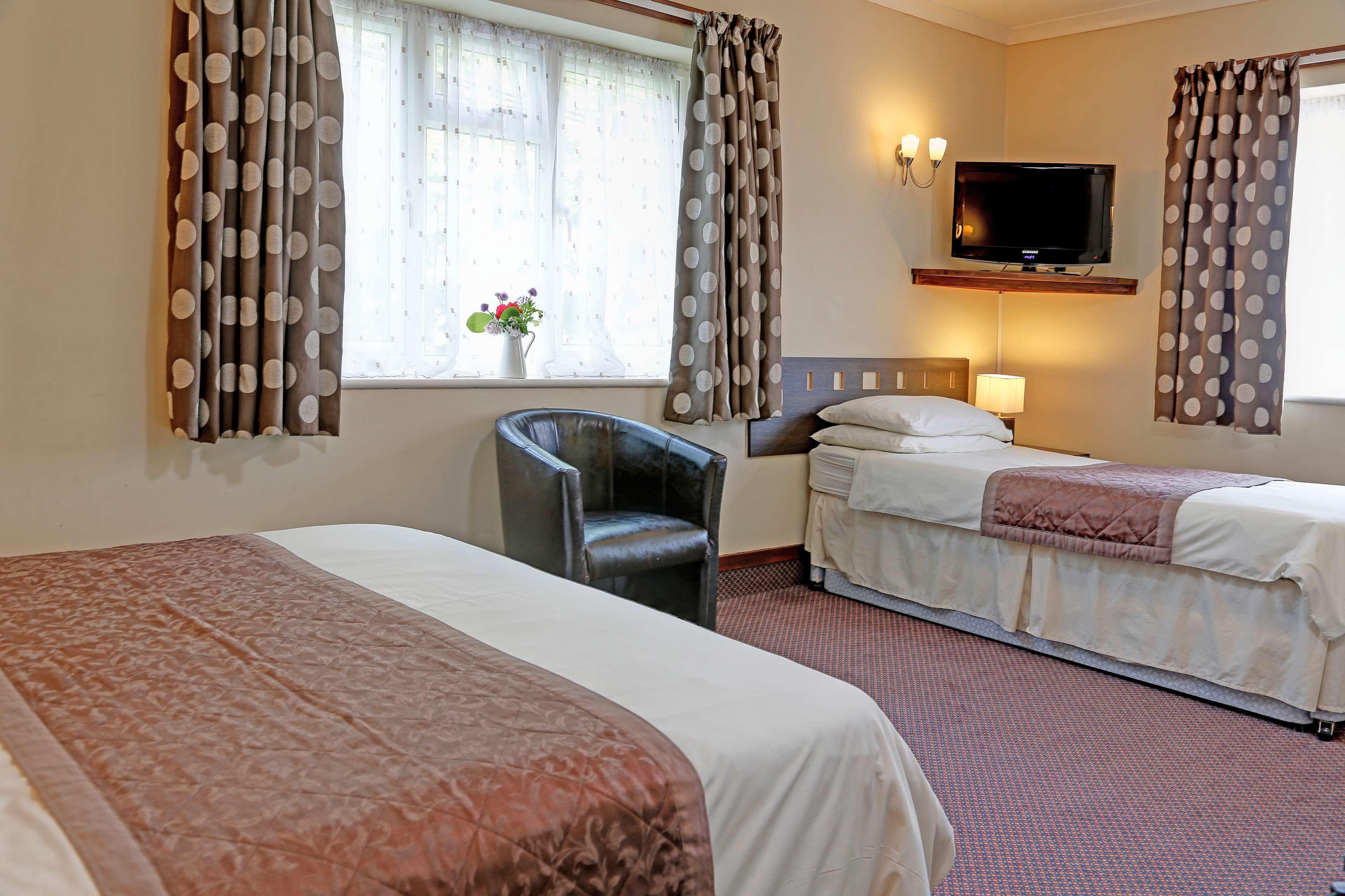 Best Western Compass Inn Tormarton Экстерьер фото