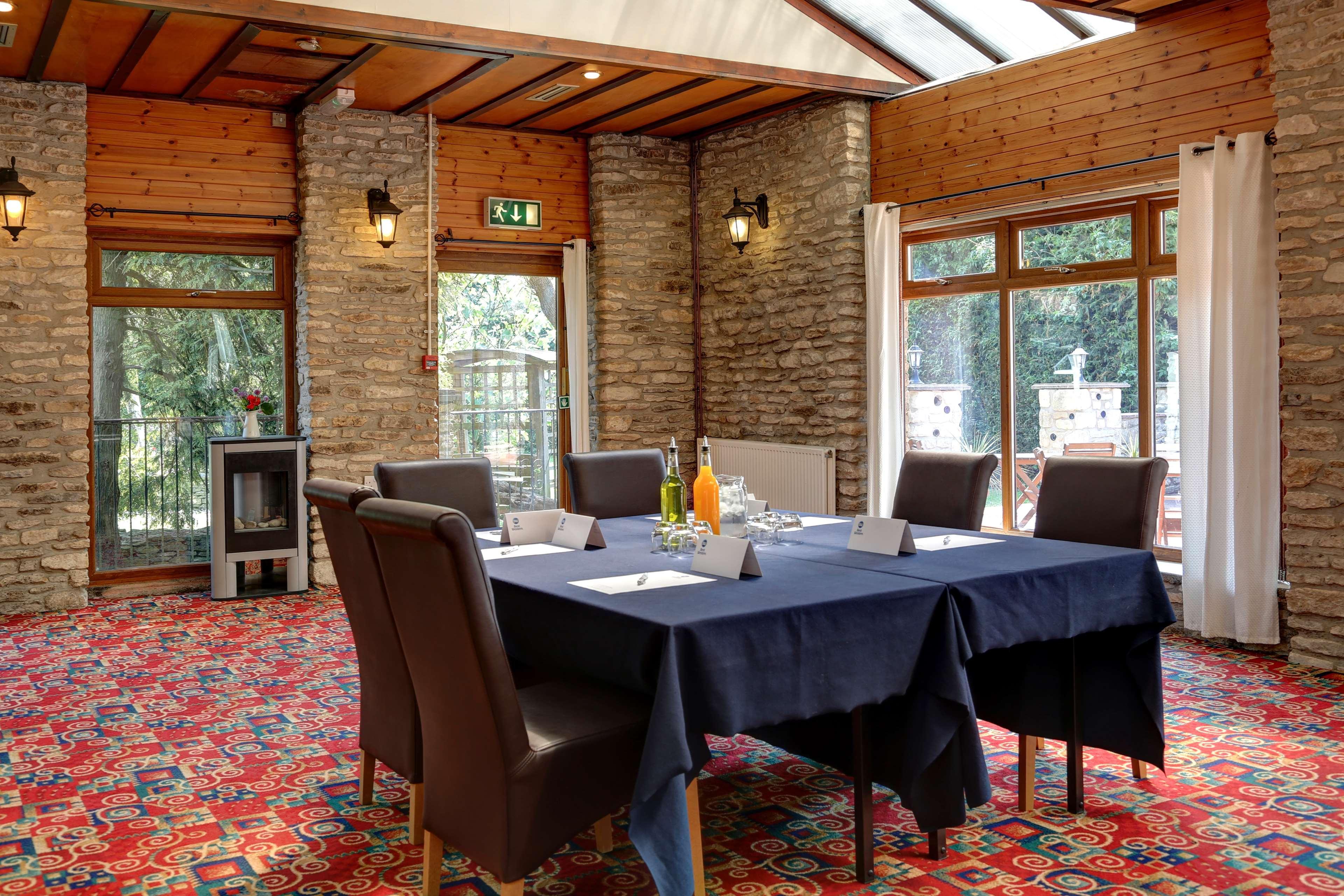 Best Western Compass Inn Tormarton Экстерьер фото