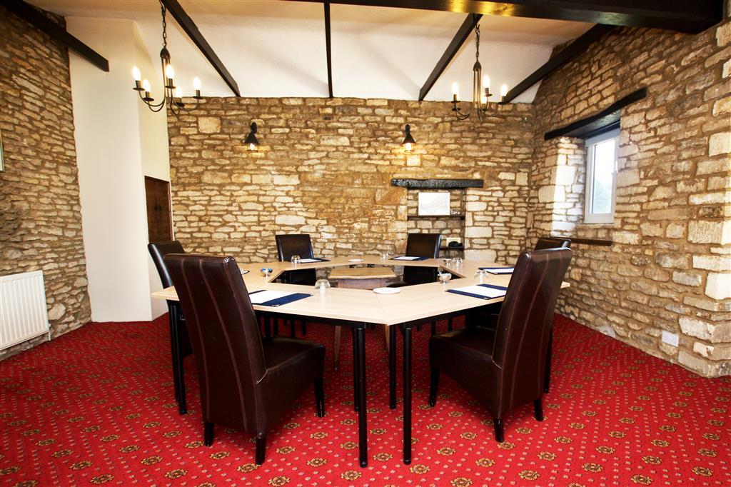 Best Western Compass Inn Tormarton Бизнес фото