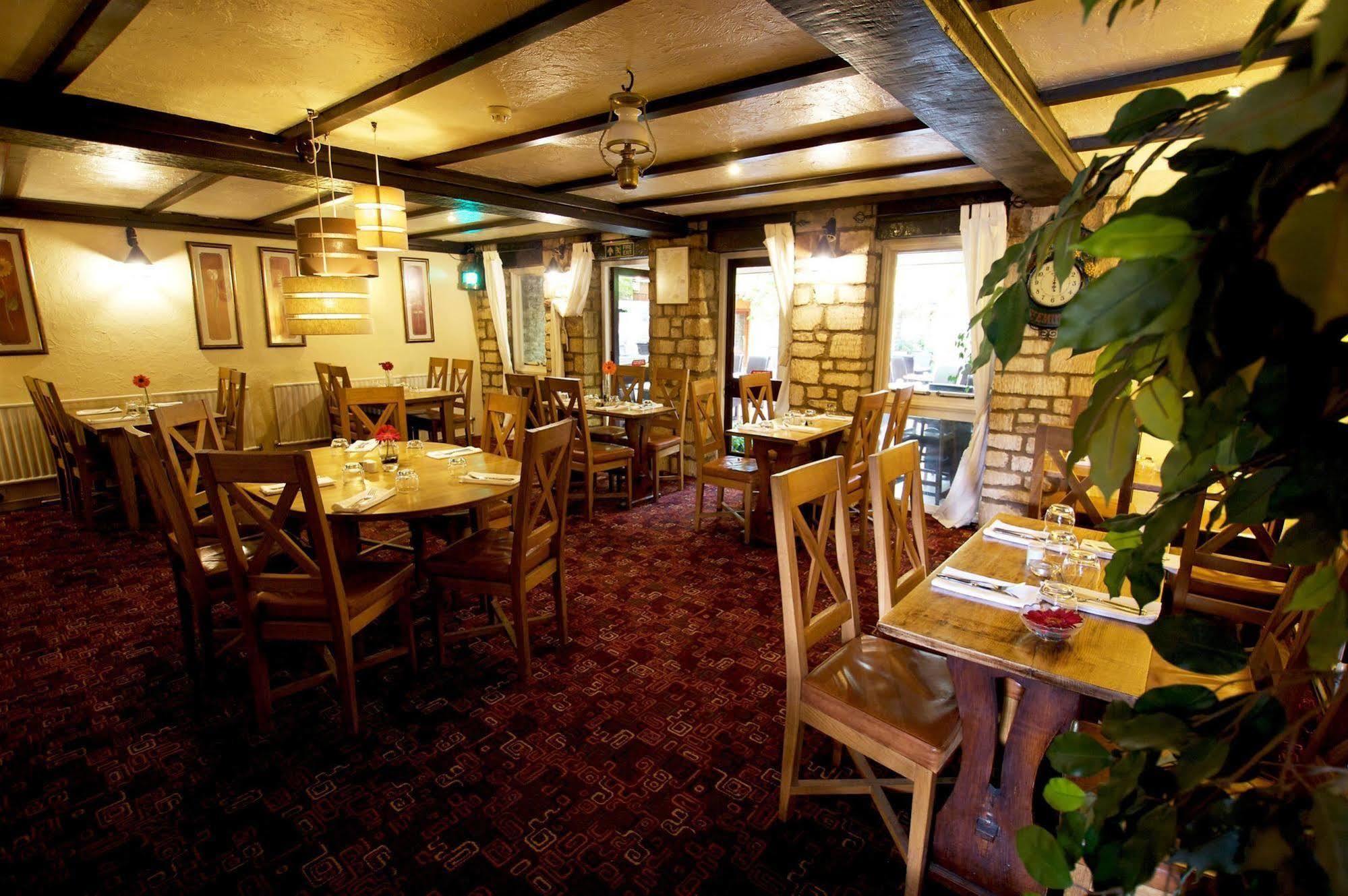 Best Western Compass Inn Tormarton Ресторан фото
