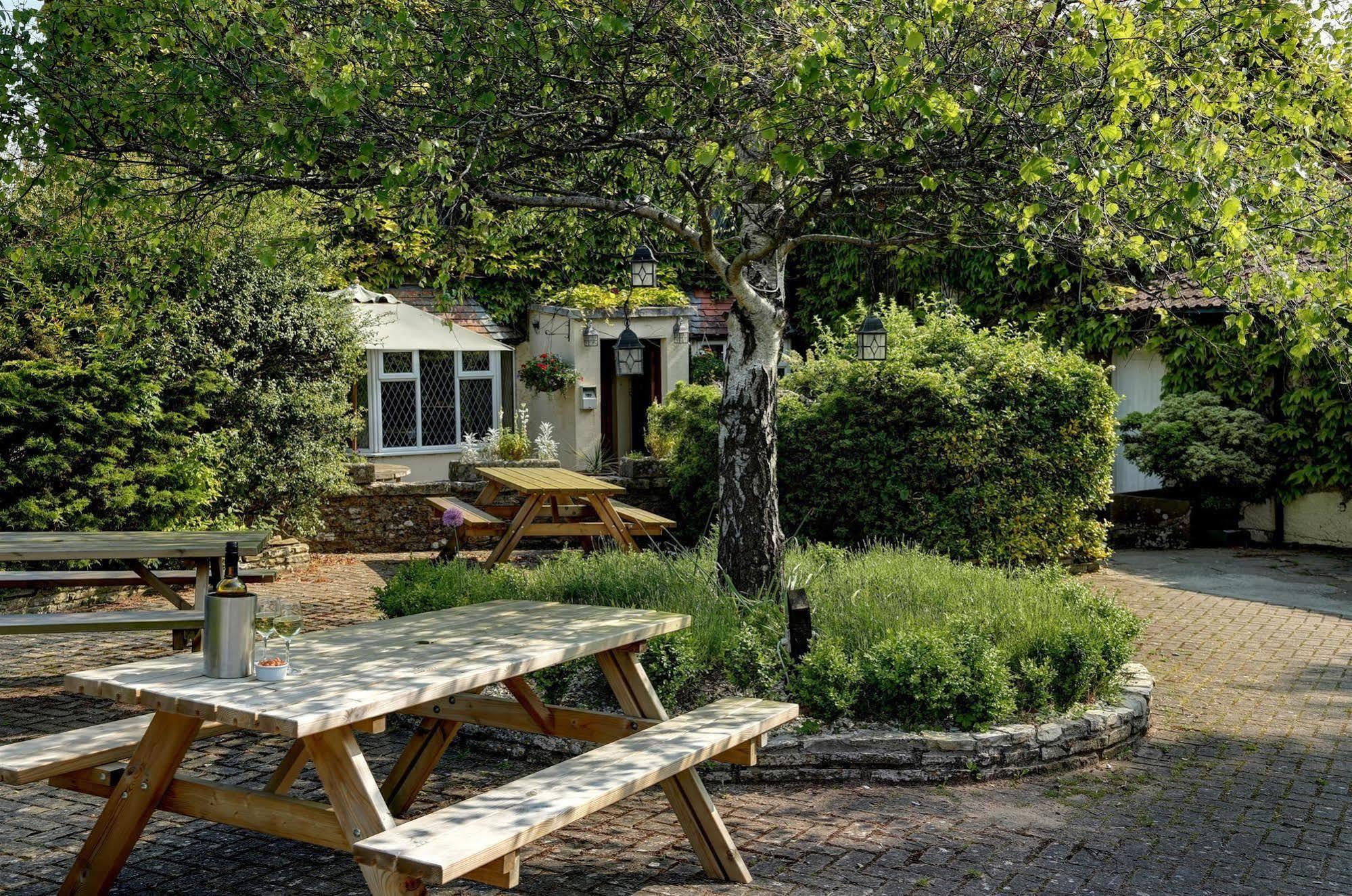 Best Western Compass Inn Tormarton Экстерьер фото